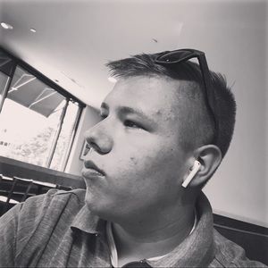 Meet your Posher, Joshua